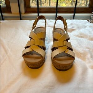 Clarks Wedge Giselle Beach Sandal 6.5